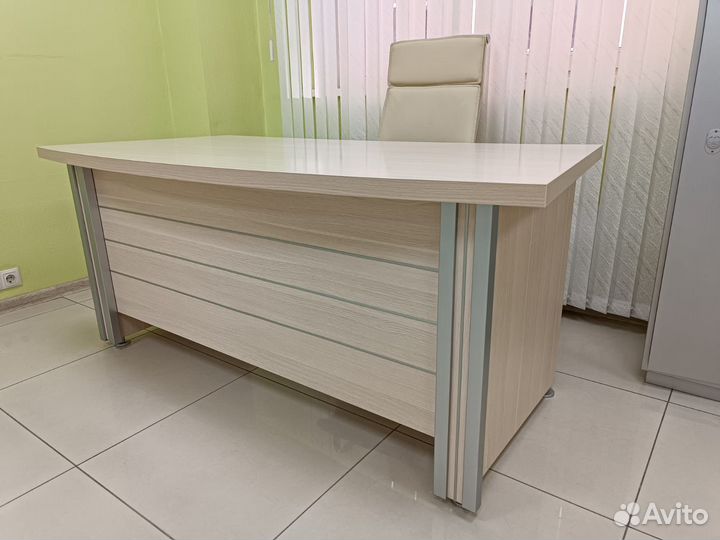 Директорский стол