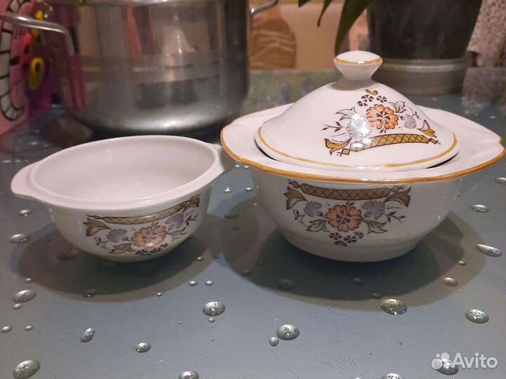 Столовый сервиз новый, Тарелки