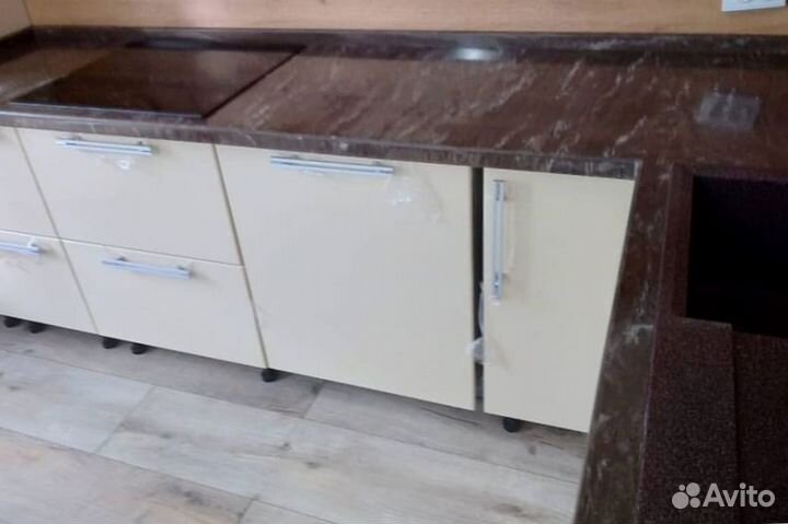 Столешница для кухни из искусственного камня