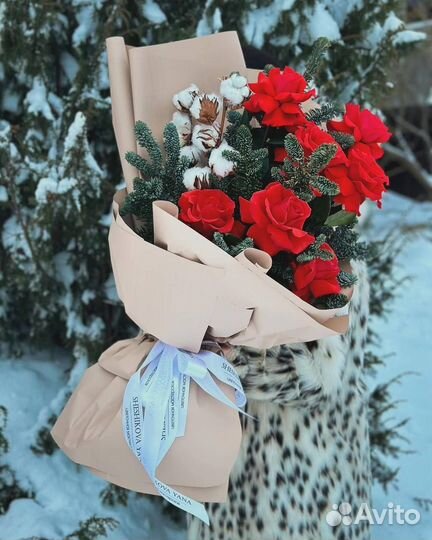 Лента с логотипом, бирки, наклейки, тишью