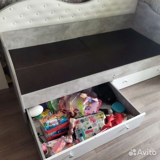 Кровать односпальная