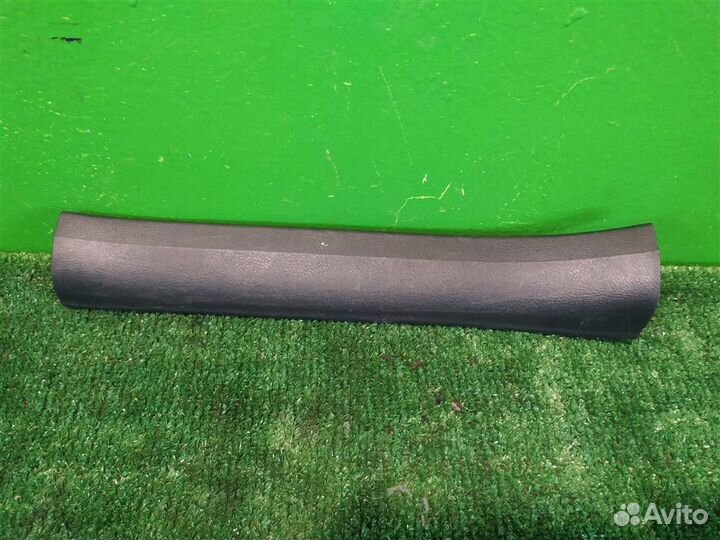 Накладка порога заднего правого внутри Honda FR-V