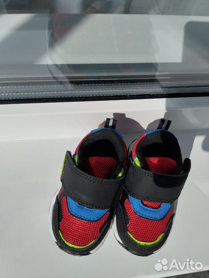 Кроссовки детские