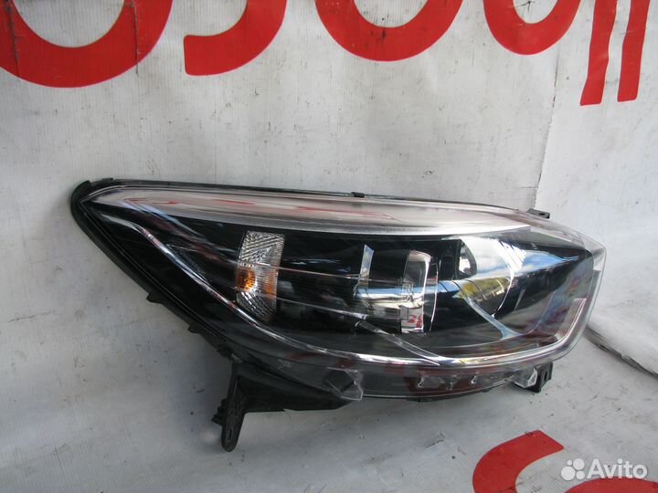 Renault Kaptur 1 Фара передняя правая 2016-2020