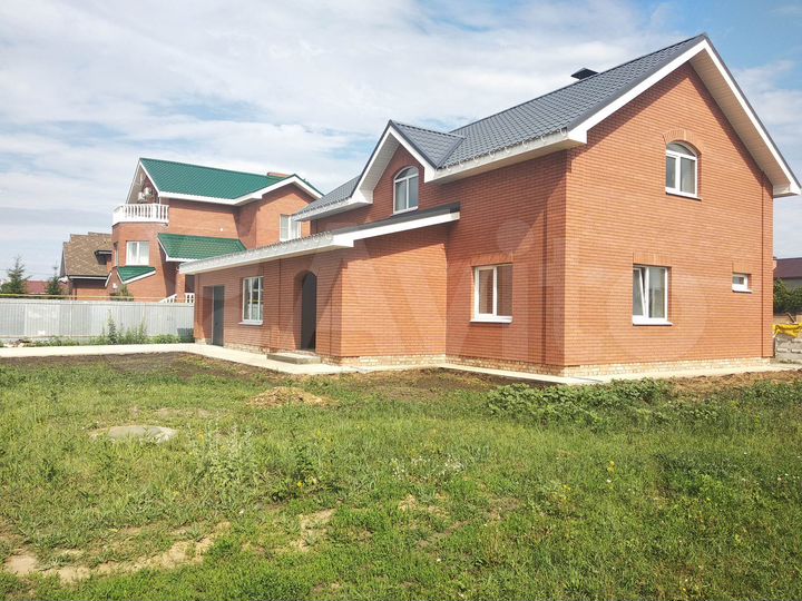 Коттедж 175 м² на участке 14 сот.