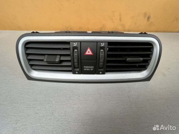 Дефлектор воздушный Skoda Fabia хэтчбек 1.2 2010