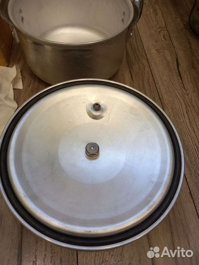 Кастрюля скороварка 4.5л.новая. 1991год