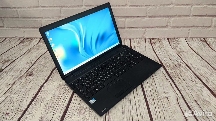 Ноутбук Toshiba для учебы и работы с гарантией