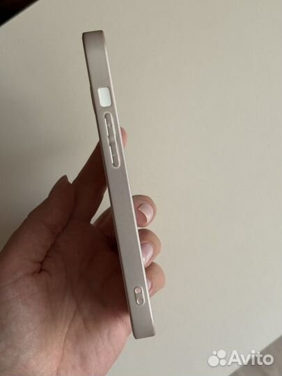 Чехол на iPhone 13
