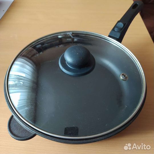 Сковорода Нева металл 28 см с крышкой