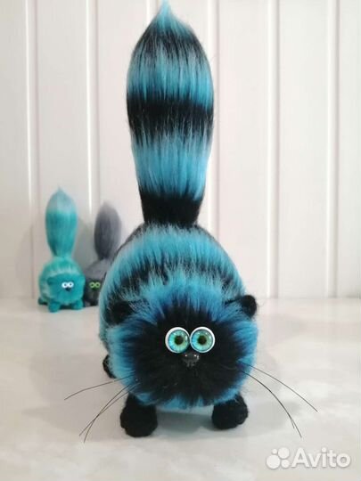 Толстые пушистые коты,вязаная игрушка