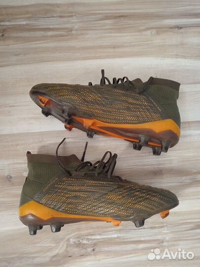 Футбольные бутсы adidas predator