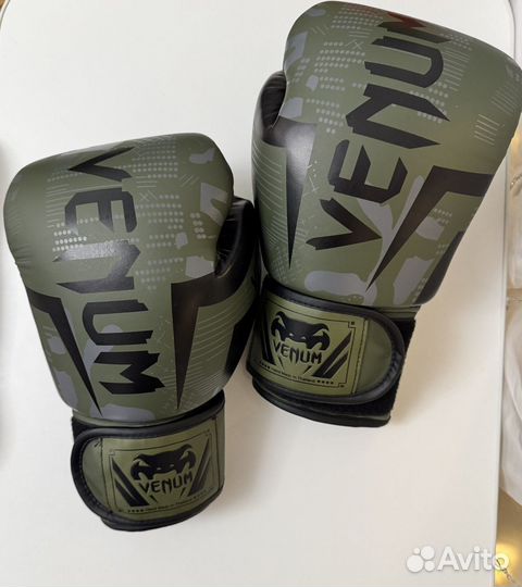 Боксерские перчатки 12 oz venum