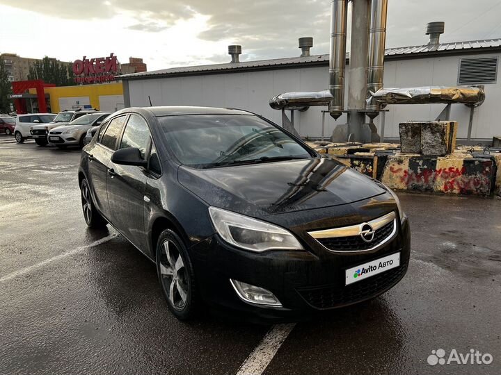 Opel Astra 1.6 AT, 2011, 181 000 км