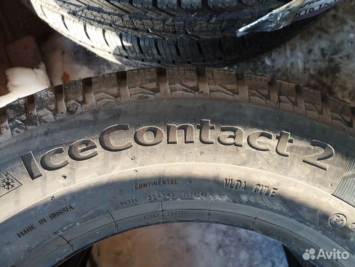 Continental IceContact 2 SUV 215/70 R16 100T