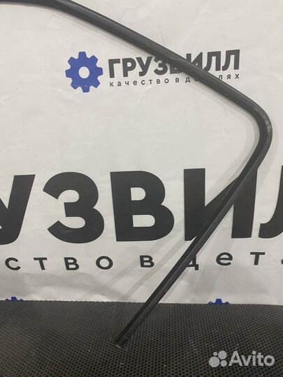 Уплотнитель стекла двери передний левый Volvo FH4