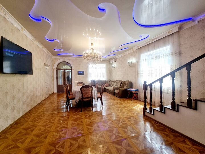 Дом 314,4 м² на участке 6,3 сот.