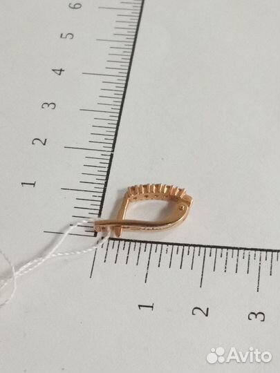 Серьги с синтетическим камнем Золото