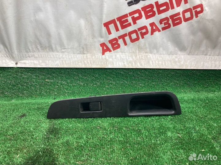 Блок управления стеклоподъемником задний левый