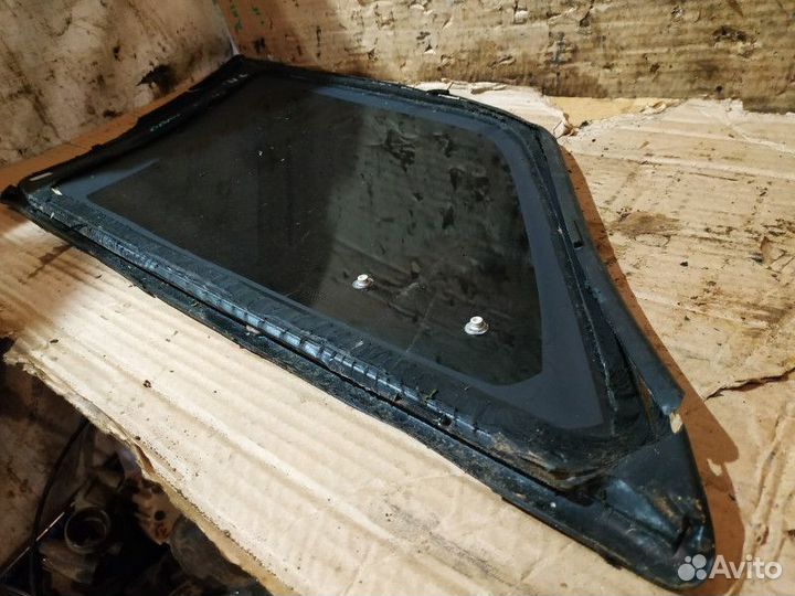 Стекло глухое заднее правое Opel Astra H