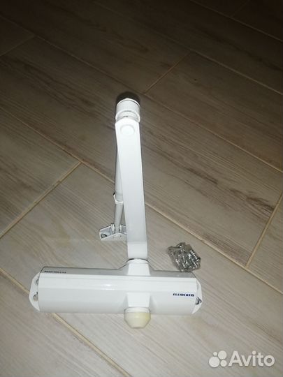 Доводчик на дверь