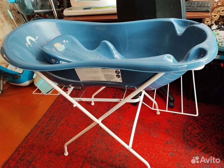 Ванночка для купания с подставкой горкой
