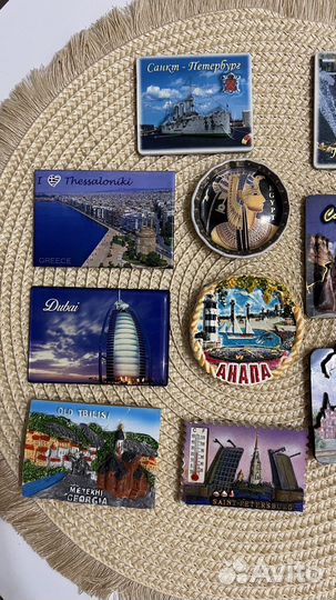 Магниты на холодильник из разных стран и городов