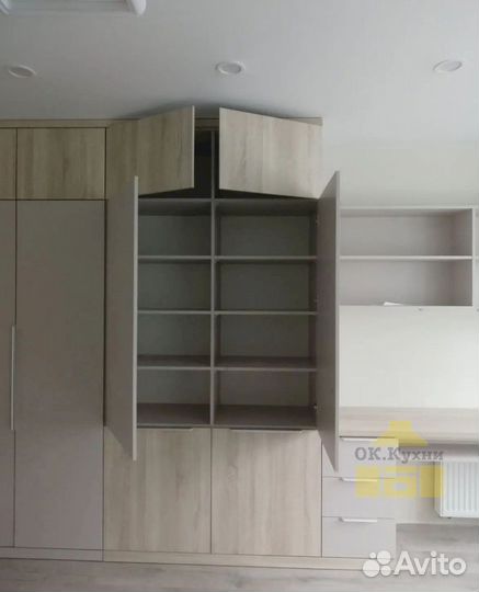 Угловой шкаф