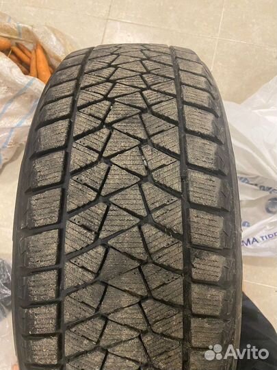 Bridgestone Blizzak DM-V2 225/55 R19 99