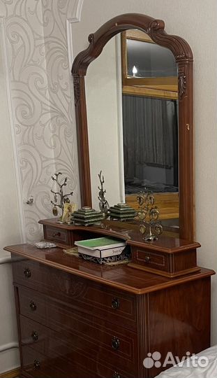 Спальный гарнитур бу можно продать по отдельности