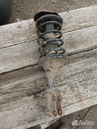 Передний правый амортизатор джили отака