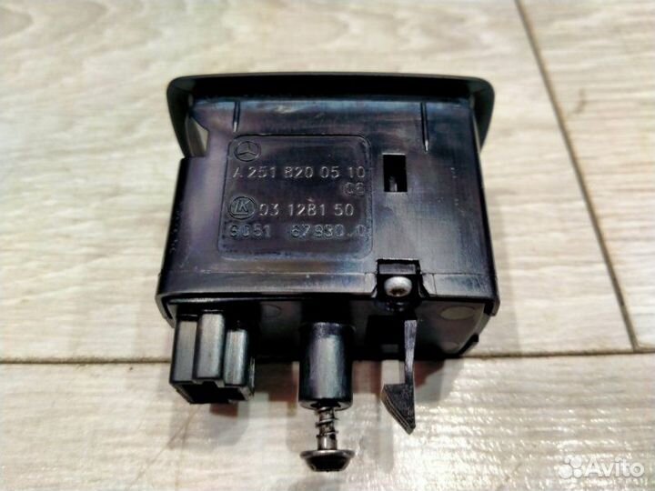 Блок управления стеклоподъемниками задний правый