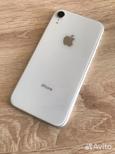 Телефон iPhone хр 64gb