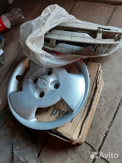 Продаются колпаки на колеса R16 и R13 от KIA
