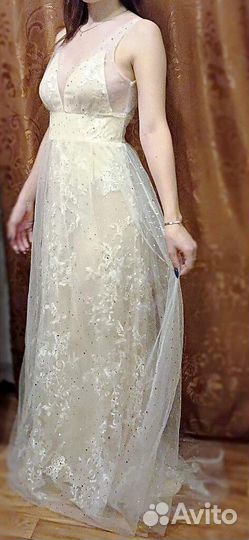 Свадебное, вечернее, платье со шлейфом.новое