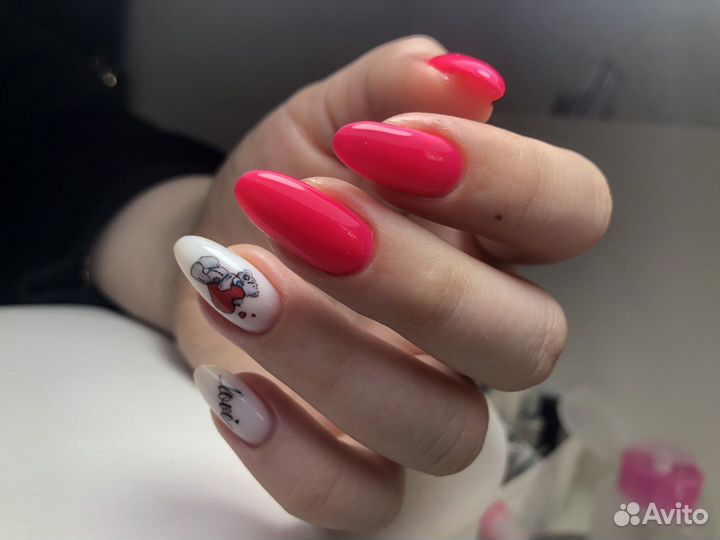 Мастер маникюра и наращивания ногтей