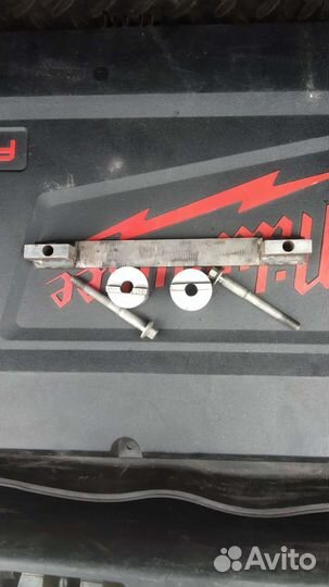 Фиксатор распредвалов двигателей volvo