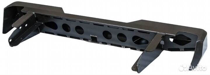 Бампер риф задний Nissan NP300 с квадратом под фар