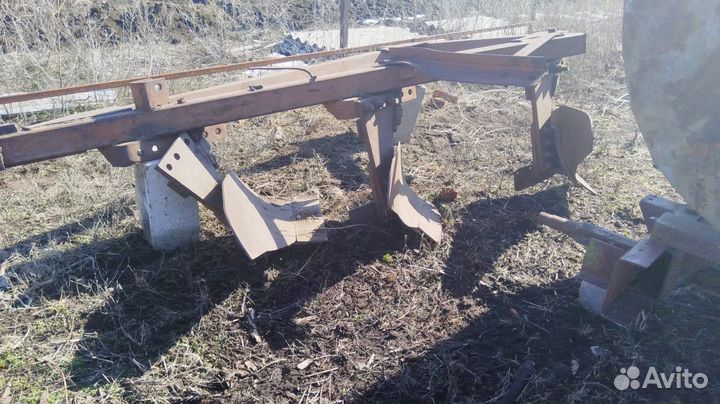 Плуг на мтз 82