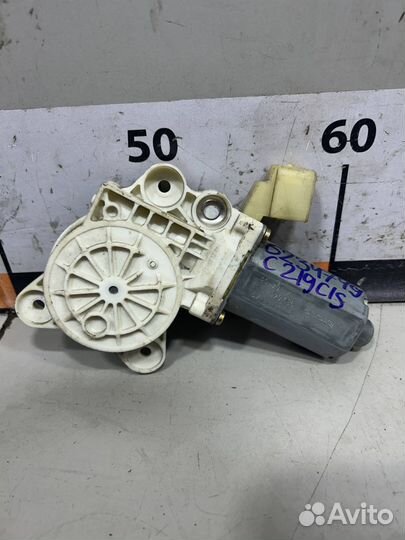 Моторчик переднего правого стеклоподъемника