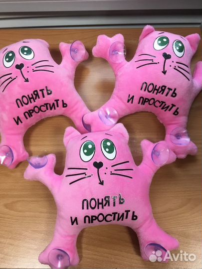 Игрушки в а/м с надписями на присосках