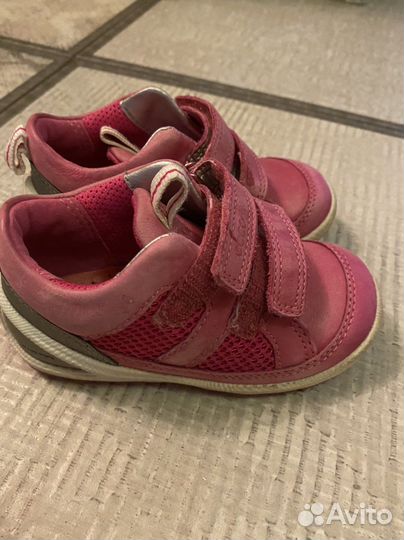 Обувь для девочки размер 22