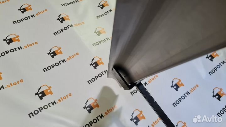 Ремонтный порог правый Toyota HiAce