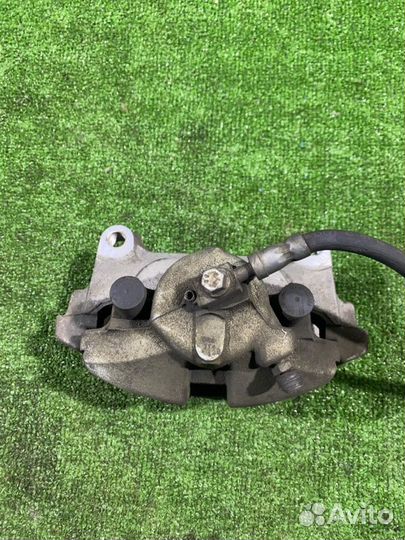 Суппорт передний левый Volkswagen Passat B6 CDA