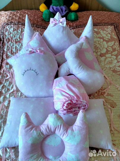 Бортики в кроватку для маленькой принцессы