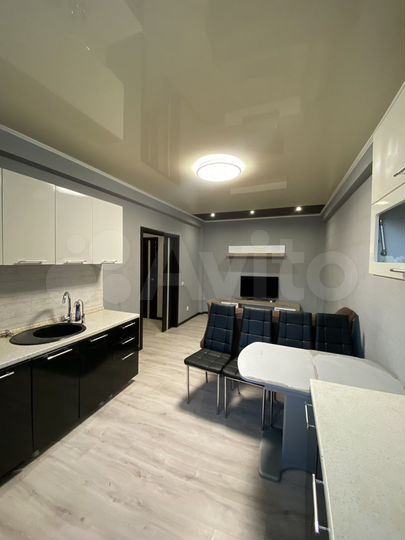 2-к. квартира, 55 м², 8/10 эт.