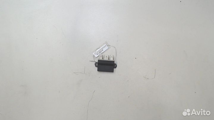 Блок управления доводчика Chevrolet Equinox 2017