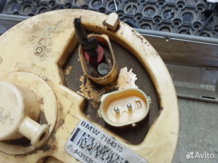 Топливный насос BMW 7164315