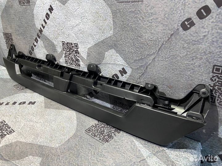 Решетка в переднюю панель передняя Man Tgx 2020