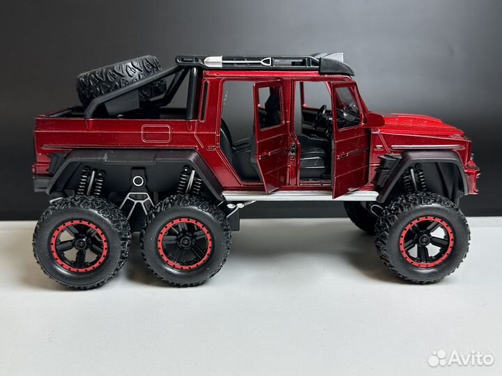 Машинка Mercedes brabus красная металлическая